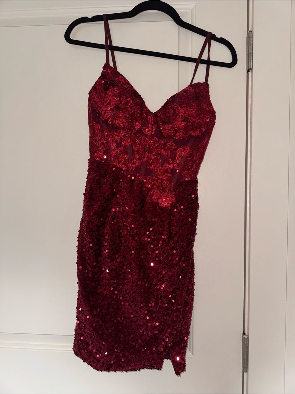 Elegant Red Sequin Lace Bodycon Dress